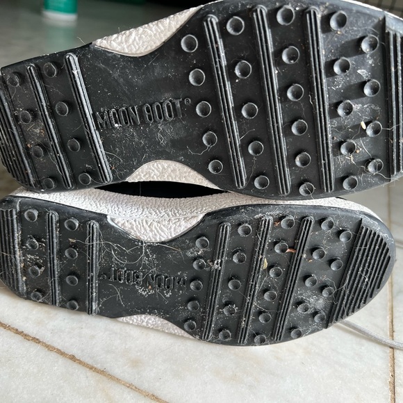 EUC Girls Moonboots size 34, US 2.5 - Picture 3 of 6